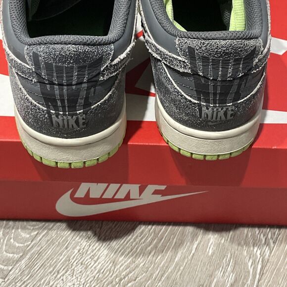 Nike Dunk Low SE Iron Size 6Y Grey/Phantom-Ghost Green Halloween (DQ6215 001) - Picture 6 of 7